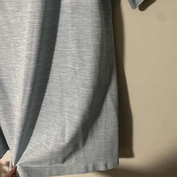 Mens VRST Short Sleeve Workout Tshirt - Picture 4 of 6